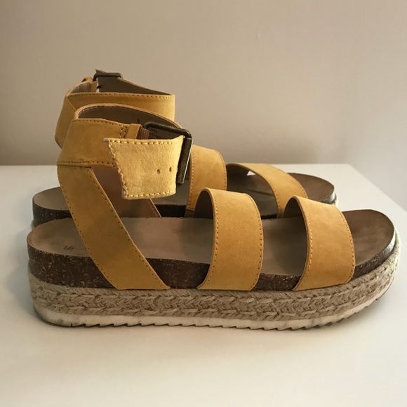 Shoes - Platform sandals